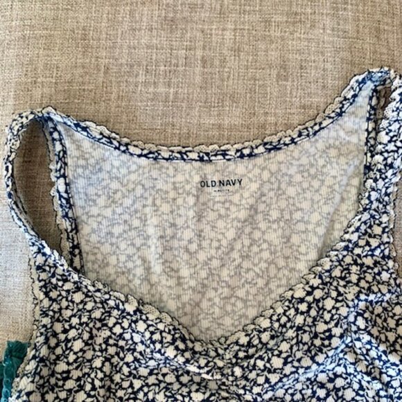 Old Navy Lace Trim Crop Tank 2-Pack - Picture 2 of 4